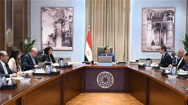 رئيس الوزراء يتابع إجراءات فض التشابكات المالية بين الهيئة الوطنية للإعلام وبنك الاستثمار القومي