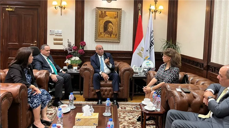 باسل رحمي يبحث التعاون مع البنك الأوروبي لإعادة الإعمار والتنمية لدعم المشروعات الصغيرة والمتوسطة