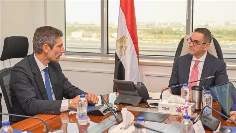 وزير الاستثمار: نهتم بتيسير كافة الإجراءات للمستثمرين ومنح الأولوية لمشروعات القيمة المضافة للاقتصاد الوطني 