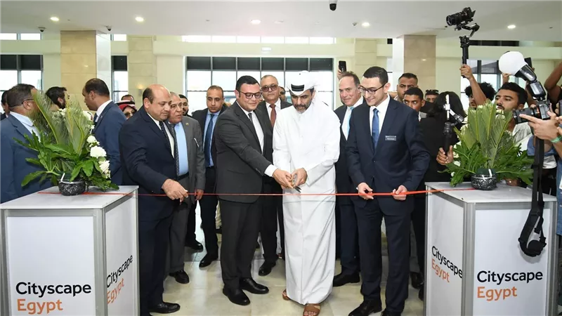  وزير الإسكان: مصر توفر بيئة آمنة وجاذبة للاستثمارات العقارية 