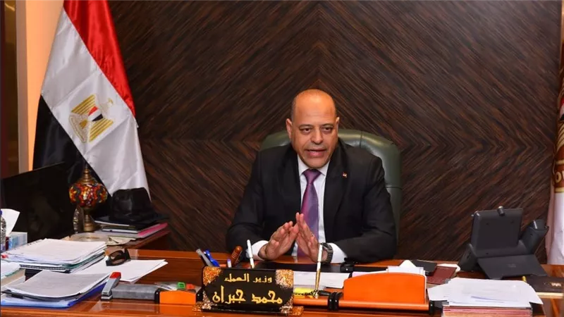 جبران: صرف 800 ألف جنيه رعاية صحية وإعانات حوادث لـ 217 عاملاً في 6 محافظات