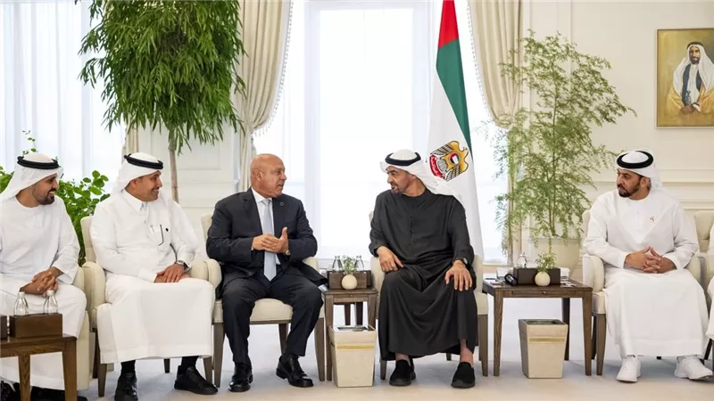 رئيس الإمارات يستقبل وزراء 