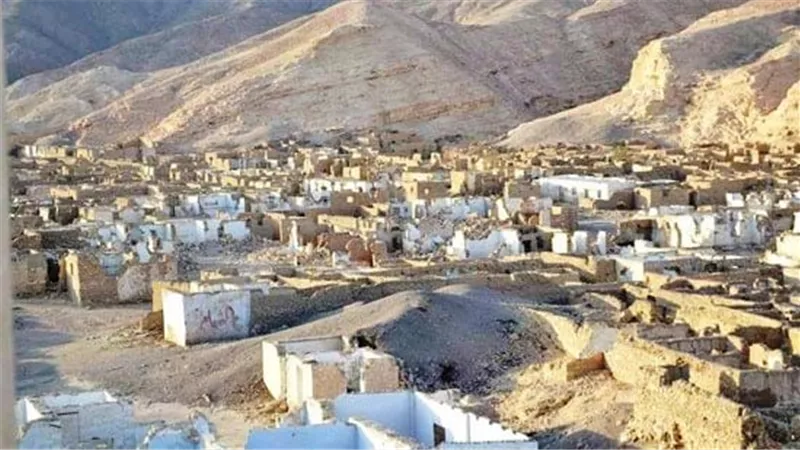 من مكان مافيهوش ساكن لمزار سياحي بتدخل ملايين الدولارات.. قرية مصرية عالمية في قلب الصحراء.. ليه قالوا عنها مدينة أشباح!