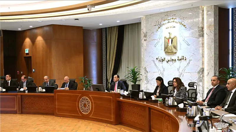 مدبولي: الحكومة تحرص على تعزيز دور القطاع الخاص وتوسيع مشاركته في الأنشطة الاقتصادية والخدمية 