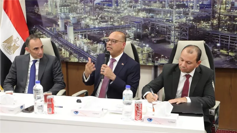 قانون العمل الجديد يضمن حقوق العمال ويعزز الاستثمار.. وزير العمل يستعرض أبرز ملامحه بقطاع البترول