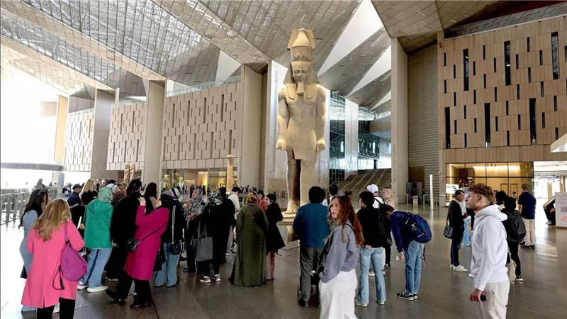 يحكي تاريخ الحضارة المصرية.. إيه اللي ممكن تشوفه داخل المتحف المصري الكبير؟