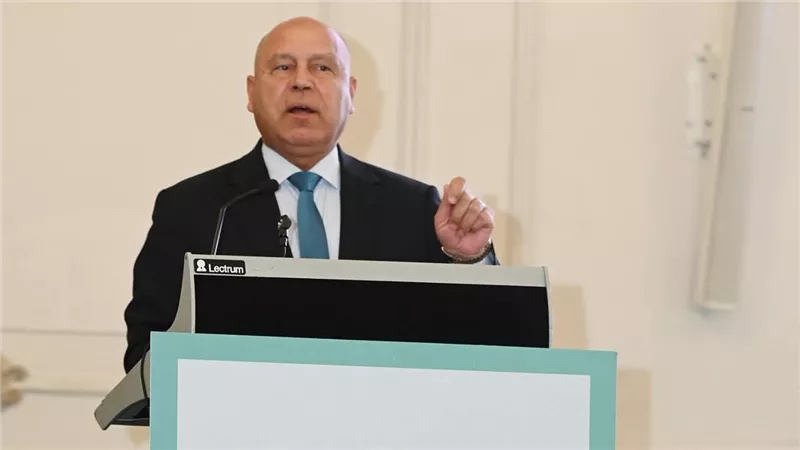الفريق كامل الوزير