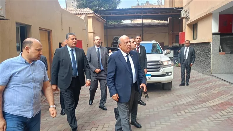 وزير الكهرباء والطاقة