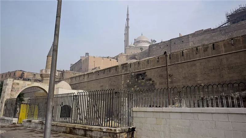 رئيس الوزراء يتفقد