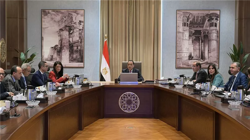 رئيس الوزراء يتابع جهود التنسيق بين وزارات المجموعة الاقتصادية في الملفات ذات الأولوية 