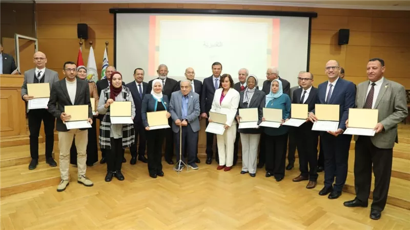 وزير الزراعة يكرم الفائزين بجوائز المركز التقديرية والتشجيعية والتفوق لعام 2025