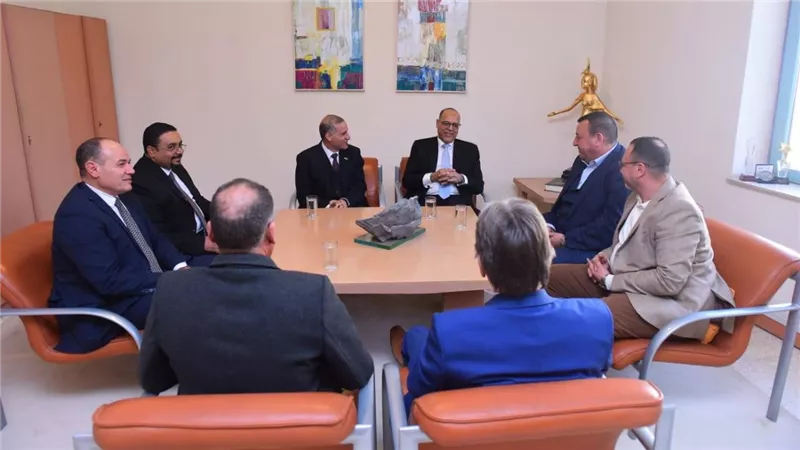 وزير العمل يفتتح ندوة توعوية لقانون العمل الجديد بجامعة هليوبوليس ويمنح عقودًا لذوي الهمم