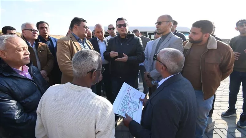وزير الإسكان يتفقد 