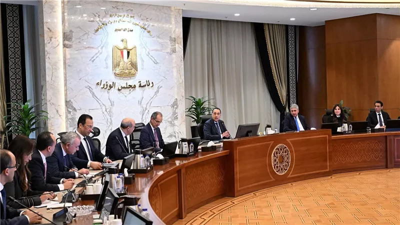 رئيس الوزراء يتابع جهود تسهيل دخول السائحين وتحسين التجربة السياحية والصورة الذهنية 