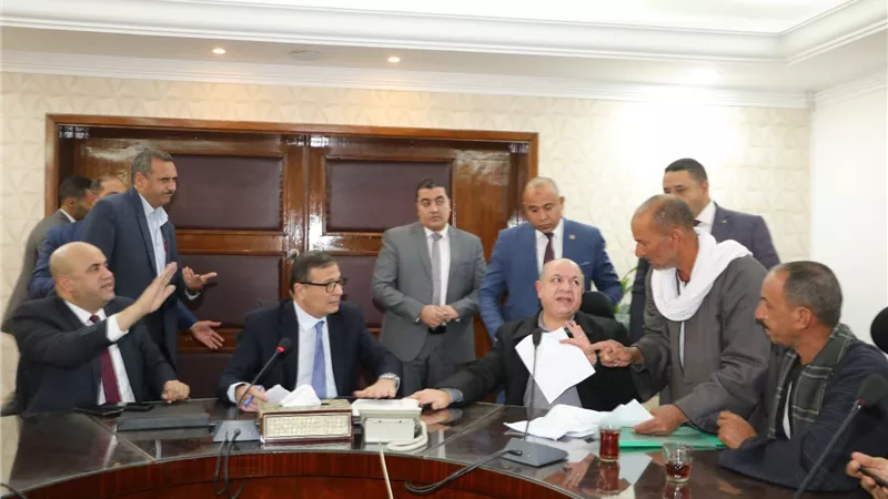 وزير الزراعة يوجه بصرف الأسمدة فورًا لمنتفعي الإصلاح الزراعي دون ربطها بالمديونيات
