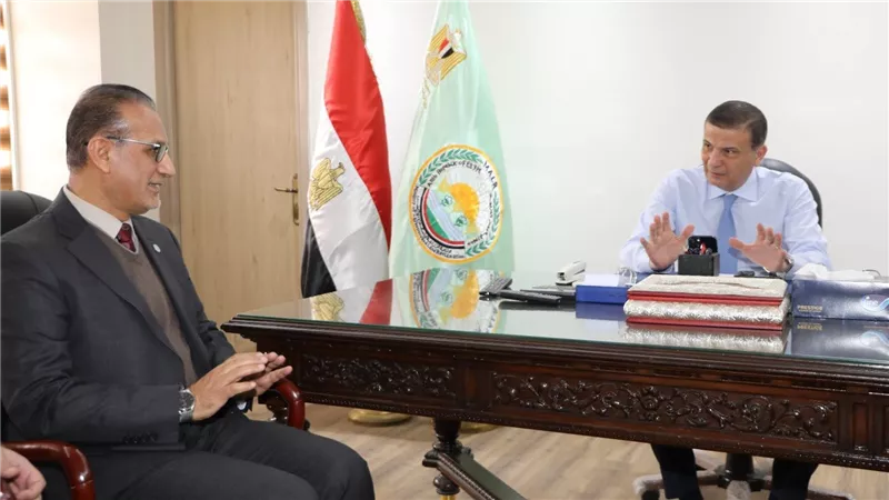الزراعة: غرف عمليات مكافحة الجراد تعمل على مدار الساعة وتستخدم الذكاء الاصطناعي
