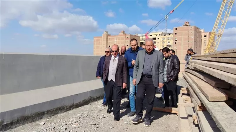 رئيس الجهاز المركزي للتعمير يتفقد محاور الطرق القومية الجاري تنفيذها بنطاق محافظة الجيزة