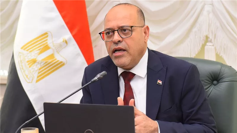وزير العمل يعلن يوم الخميس 29 يناير إجازة رسمية مدفوعة الأجر للقطاع الخاص