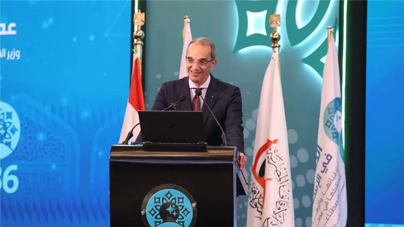 وزير الاتصالات: الذكاء الاصطناعي تكنولوجيا فارقة وقادرة على إحداث تغيير في طرق العمل والتعلم