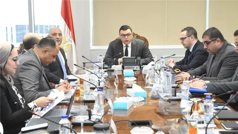 وزارة الإسكان والمركز الوطني يضعان خططًا لتسريع تنفيذ المشروعات القومية