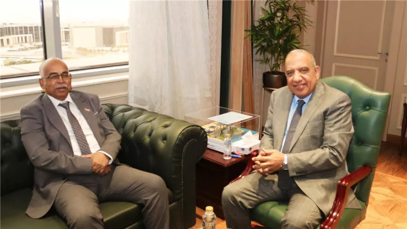 عصمت: ندعم السودان لإعادة تأهيل محطات التوليد والتوسع في استخدامات الطاقة الشمسية 