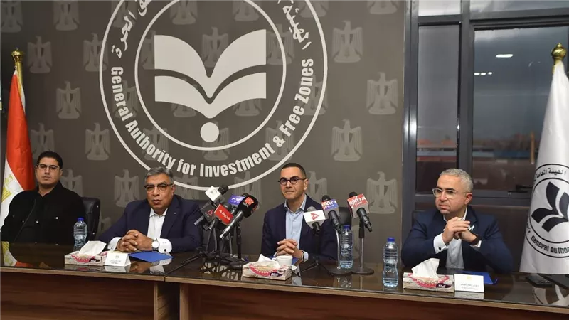الخطيب: مراكز خدمات المستثمرين ستقدم كل الخدمات بالمحافظات حتى لا يضطر المستثمر للتوجه  للعاصمة
