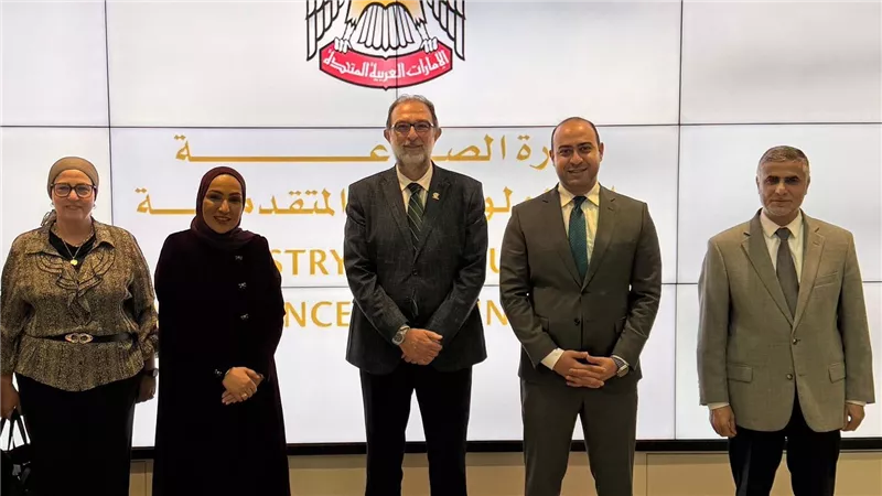 الهوبي والزرعوني يناقشان آليات إدارة الغذاء وتطوير منظومة التصنيع الغذائي المتقدم