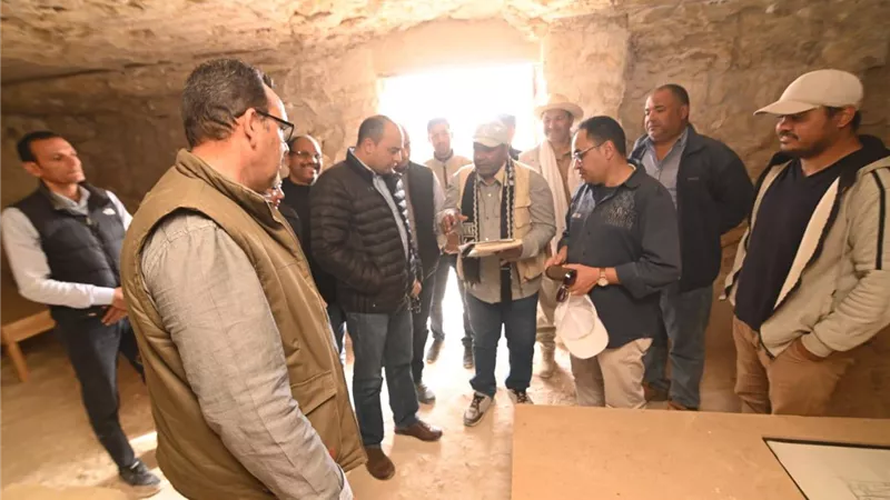 الأمين العام للمجلس الأعلى للآثار يتفقد مشروعات ترميم وتطوير المواقع الأثرية بالأقصر
