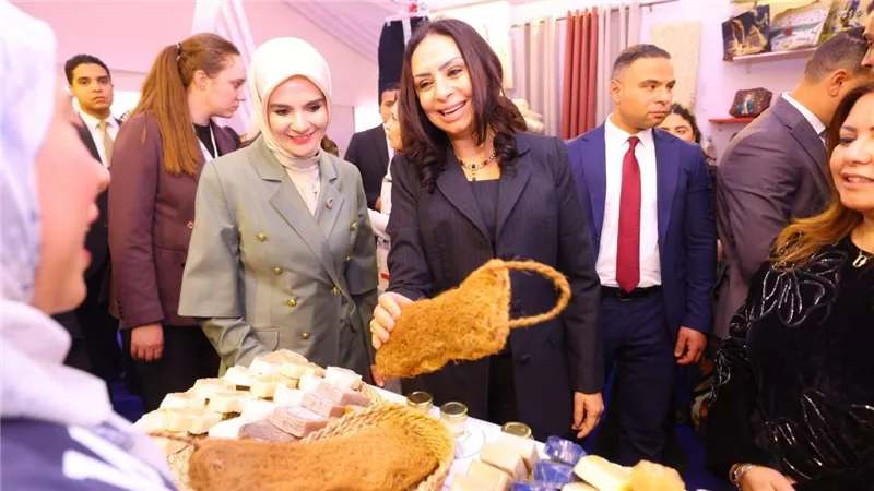 «مصر بتتكلم حرفي».. إشادة مصرية–تركية بجودة منتجات معرض ديارنا للحرف التراثية