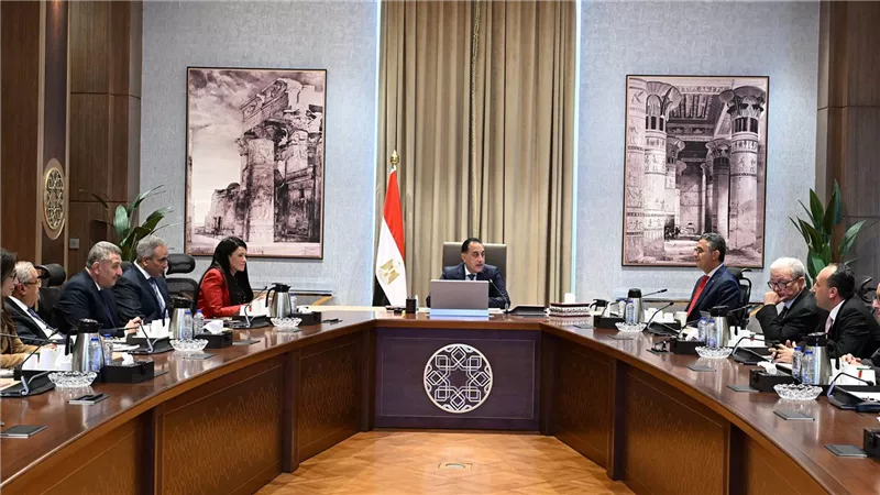مدبولي يتابع إعادة هيكلة وتطوير الأداء المالي للسلع التموينية