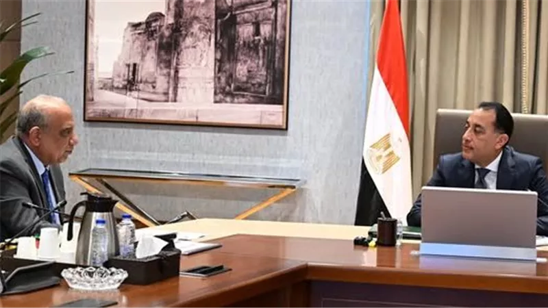 رئيس الوزراء يلتقي وزير الكهرباء لاستعراض خطط تطوير المنظومة الكهربائية