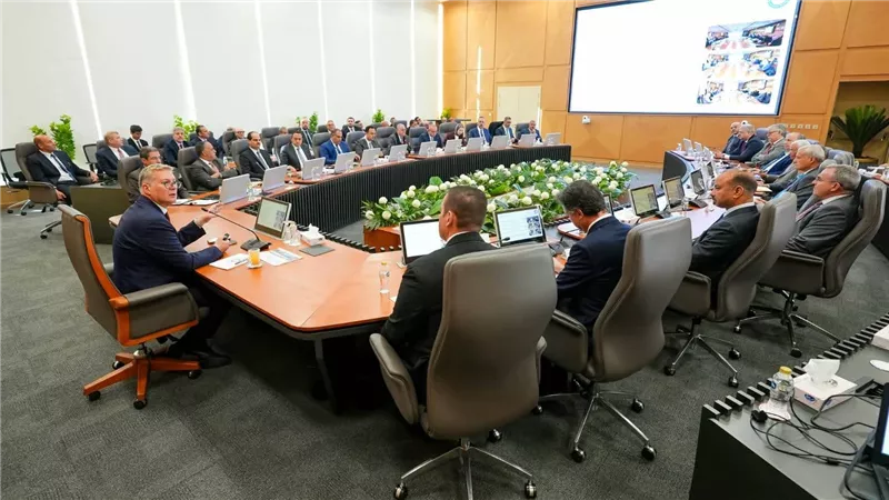 وزير البترول يطلق خطة خمسية لزيادة الإنتاج وجذب استثمارات عالمية جديدة