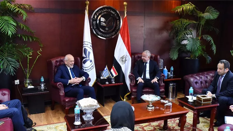 الجوسقي وسفير اليونان يتفقان على تعزيز الاستثمارات المشتركة وتطوير الشركات