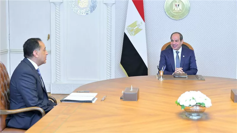 السيسي يتابع مشروعات النقل الحيوية وتطوير الأتوبيس النهري واستعدادات تشغيل «المونوريل»