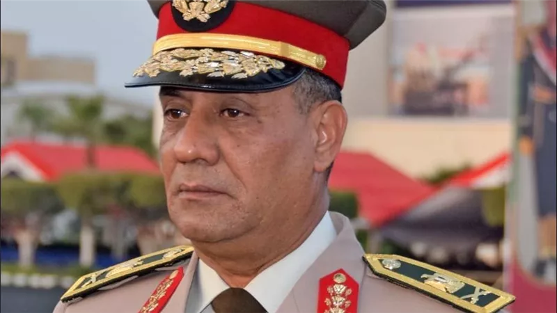 الفريق أشرف سالم وزيراً للدفاع.. صانع 