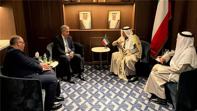 وزير السياحة والآثار يبحث مع نظيره الكويتي تعزيز التعاون في إدارة المتاحف والترميم
