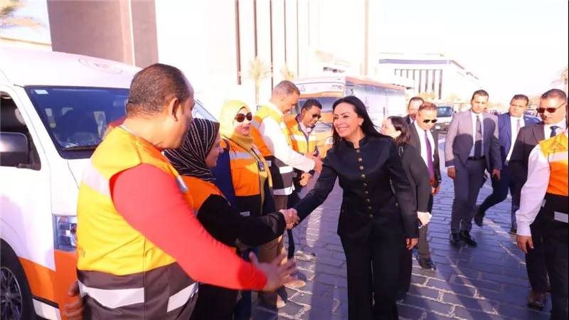 مايا مرسي تعلن رفع جاهزية فرق التدخل السريع والهلال الأحمر لدعم الأطفال والكبار بلا مأوى