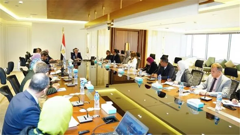 وزير التخطيط: ضرورة المتابعة الدورية لمعدلات التنفيذ والاستفادة من الموارد المتاحة 