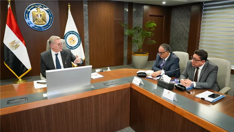 وزير البترول: تحويل ميناء الحمراء إلى مركز إقليمي لتخزين وتداول البترول على المتوسط