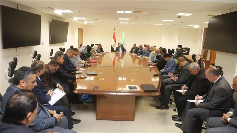 علاء فاروق يوجه بتكثيف حملات التحصين «من بيت لبيت» ودعم صغار المربين