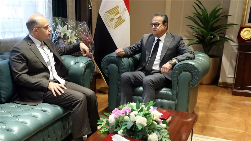 وزيرا الصحة والاستثمار يبحثان توسيع الشراكة مع القطاع الخاص لتعزيز التأمين الصحي الشامل
