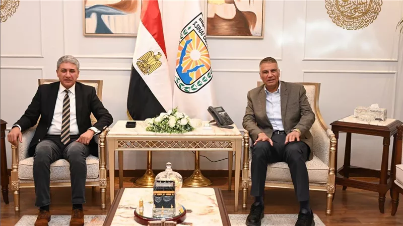 وزير السياحة يلتقي محافظ جنوب سيناء لتعزيز الحركة السياحية في شرم الشيخ