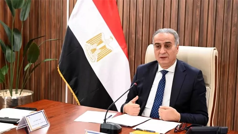 حملات مفاجئة في أسوان ومركز كوم أمبو لضبط الأسواق وتعزيز الانضباط