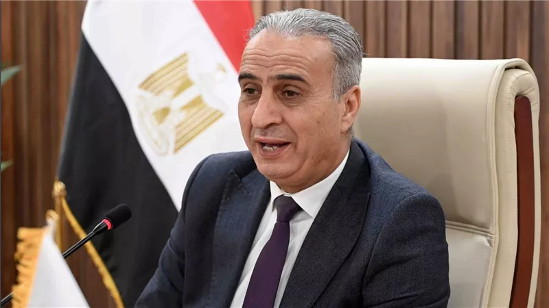 تهدد سلامة قائدي المركبات.. حماية المستهلك يضبط مخزنين غير مرخصين بـ