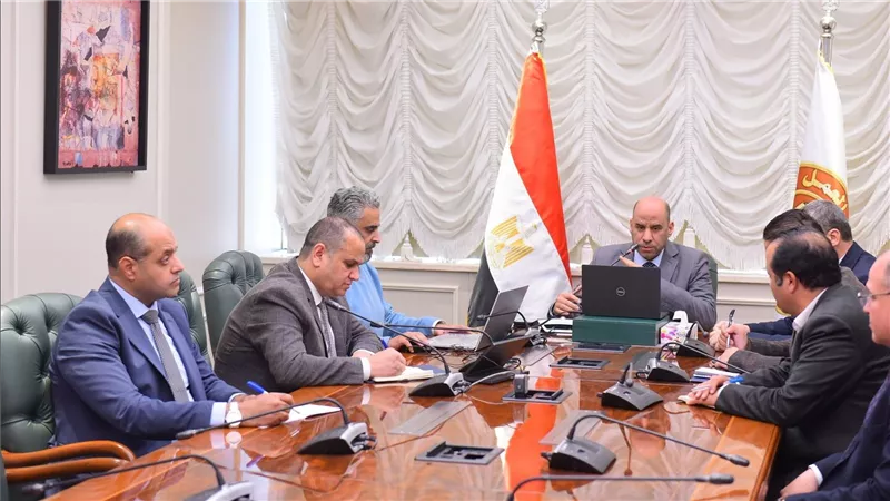 وزير العمل حسن رداد يهنئ العاملين بعيد الفطر ويؤكد أهمية التواجد الميداني