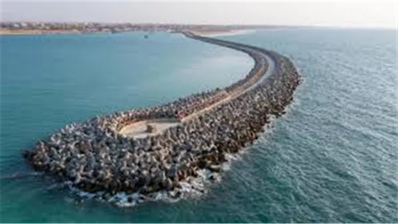 الحكومة توافق على قرار جمهوري لإعادة تخصيص أراضٍ لتطوير ميناء العريش
