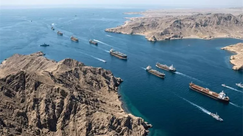 3 ناقلات غاز قطري تعبر مضيق هرمز رغم التهديدات وإغلاق الممر