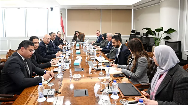 وزيرة الإسكان تتابع الموقف التنفيذي لمشروعات تطوير «مثلث ماسبيرو» و«سور مجرى العيون»