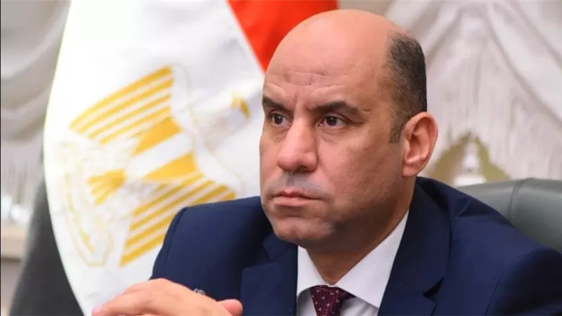 وزير العمل يعتمد 3 ملايين جنيه منحا لضحايا العمالة غير المنتظمة في ثلاث محافظات