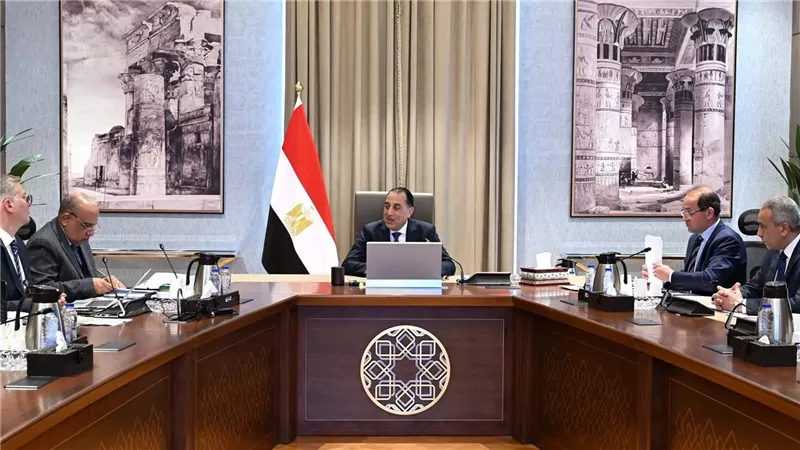 رئيس الوزراء يتابع إجراءات ترشيد استهلاك المواد البترولية والكهرباء